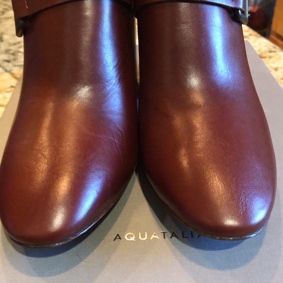 NWT Aquatalia burgundy mules with buckles & approximately 3 1/2” wood block heel - Picture 3 of 5